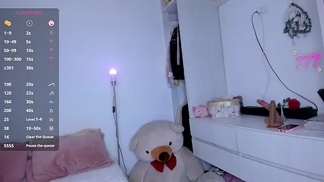 Snapshot of Lunadahia chatting on 06/27/26, 04:28 Lunadahia online show from 06/27/26, 04:28