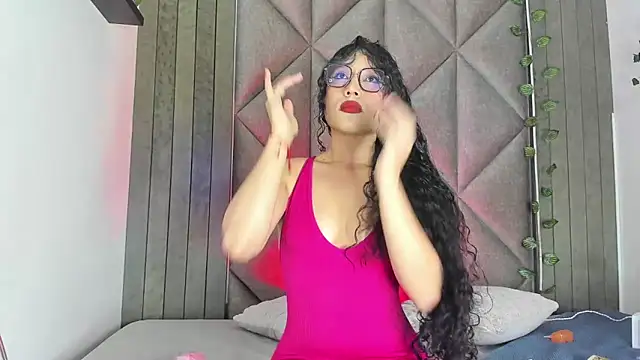 BriaConner  online show from 12/17/25, 02:50