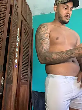 Snapshot of Pinocchiu chatting on 12/12/24, 01:17 Pinocchiu online show from 12/12/24, 01:17