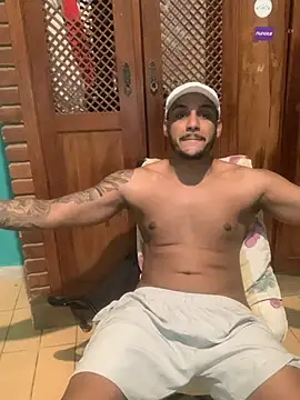 Snapshot of Pinocchiu chatting on 12/17/25, 12:49 Pinocchiu online show from 12/17/25, 12:49