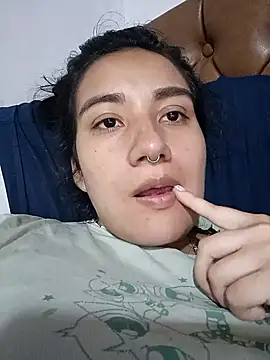 Hellen Alex online show from 05/04/26, 01:18