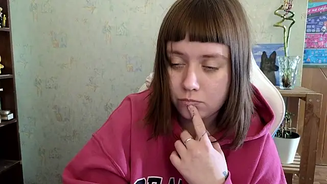 June shy0 online show from 01/26/25, 11:06