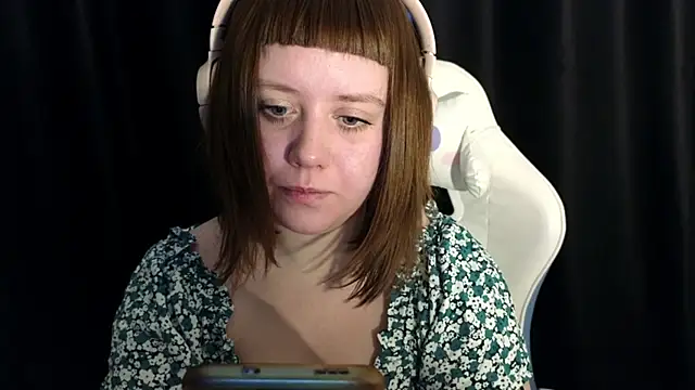 June shy0 online show from 02/07/25, 07:18