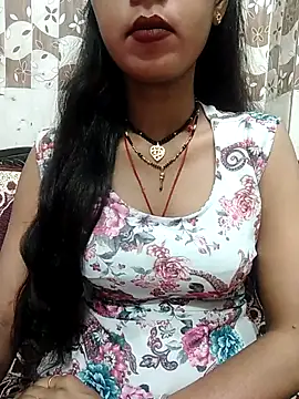Snapshot of Sharmila-Singh chatting on 03/08/25, 05:49 Sharmila-Singh online show from 03/08/25, 05:49