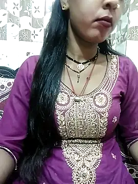 Snapshot of Sharmila-Singh chatting on 03/10/25, 04:07 Sharmila-Singh online show from 03/10/25, 04:07