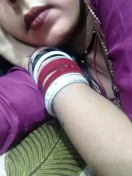 Snapshot of Sharmila-Singh chatting on 03/17/25, 08:29 Sharmila-Singh online show from 03/17/25, 08:29