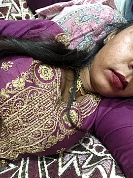 Snapshot of Sharmila-Singh chatting on 10/21/25, 07:25 Sharmila-Singh online show from 10/21/25, 07:25