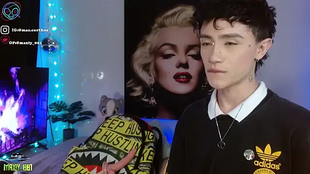 maxiy 001 online show from 01/16/26, 03:43