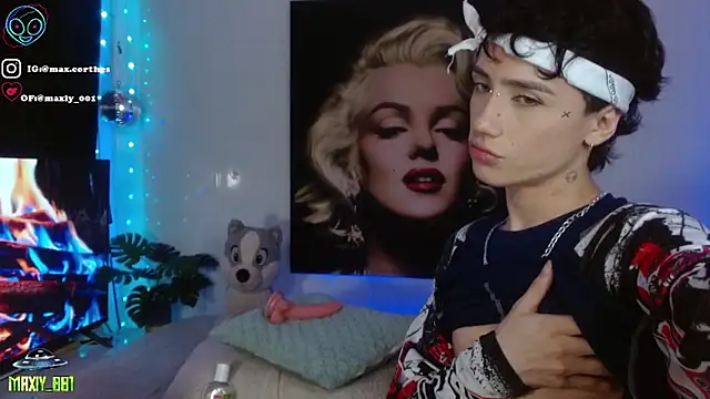 maxiy 001 online show from 02/01/26, 12:09