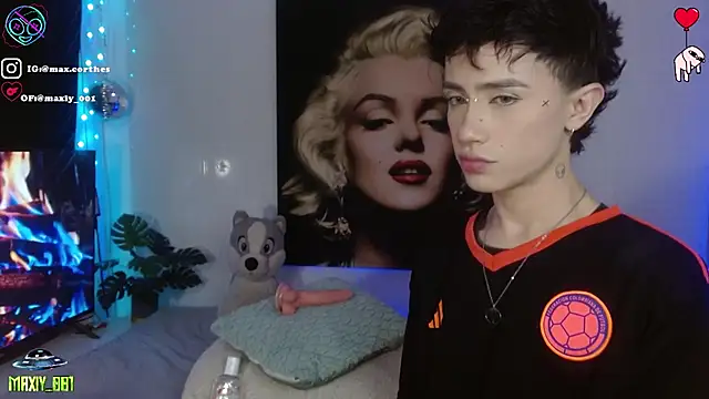 maxiy 001 online show from 02/22/26, 11:47