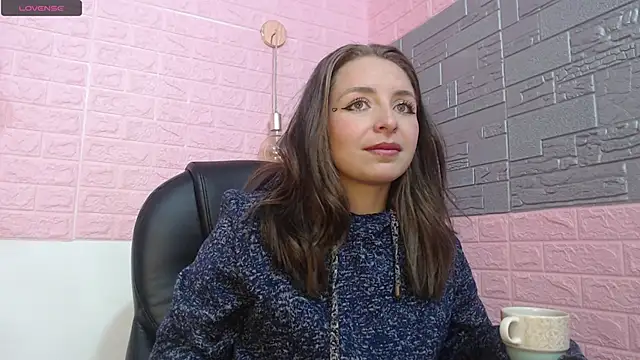 Snapshot of _isaabellaa chatting on 02/02/25, 03:28 isaabellaa online show from 02/02/25, 03:28