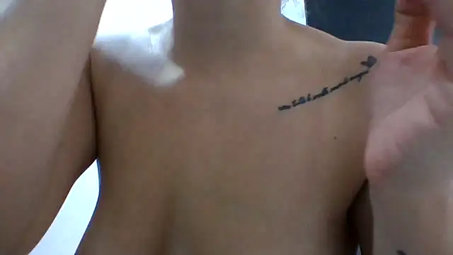 Snapshot of _isaabellaa chatting on 02/05/25, 12:17 isaabellaa online show from 02/05/25, 12:17