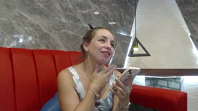 Snapshot of _isaabellaa chatting on 02/06/25, 05:19 isaabellaa online show from 02/06/25, 05:19