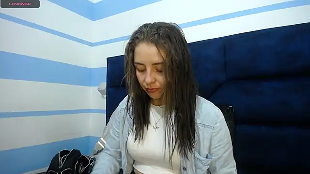 Snapshot of _isaabellaa chatting on 02/08/25, 11:33 isaabellaa online show from 02/08/25, 11:33