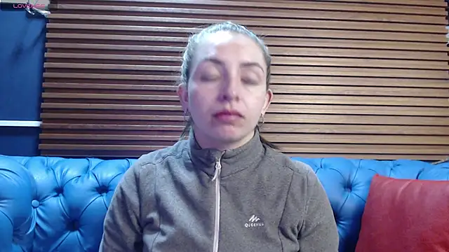 Snapshot of _isaabellaa chatting on 02/13/25, 11:39 isaabellaa online show from 02/13/25, 11:39