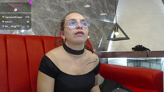 Snapshot of _isaabellaa chatting on 02/14/25, 05:36 isaabellaa online show from 02/14/25, 05:36