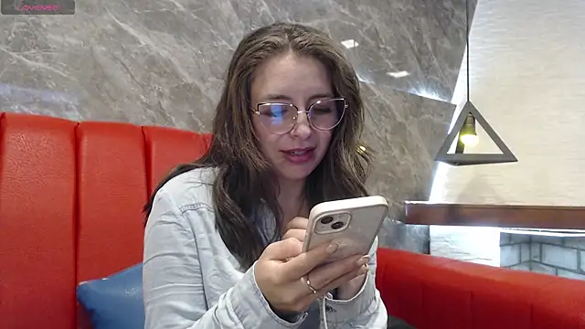 Snapshot of _isaabellaa chatting on 03/04/25, 05:45 isaabellaa online show from 03/04/25, 05:45