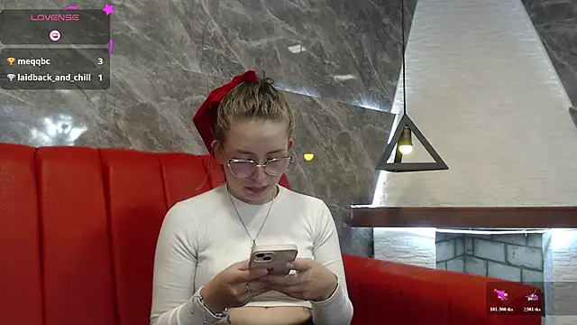 Snapshot of _isaabellaa chatting on 03/06/25, 02:18 isaabellaa online show from 03/06/25, 02:18