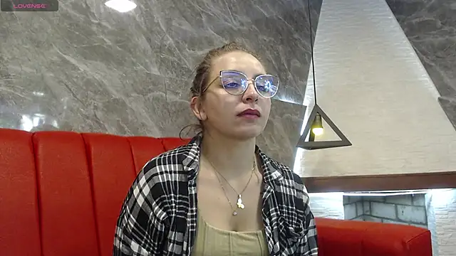 Snapshot of _isaabellaa chatting on 03/07/25, 11:07 isaabellaa online show from 03/07/25, 11:07