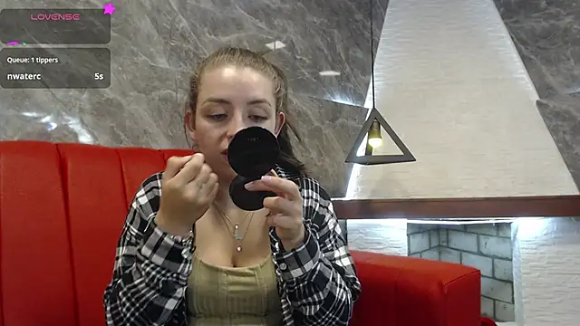 Snapshot of _isaabellaa chatting on 03/07/25, 05:17 isaabellaa online show from 03/07/25, 05:17