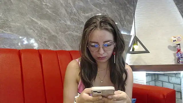 Snapshot of _isaabellaa chatting on 03/08/25, 02:19 isaabellaa online show from 03/08/25, 02:19