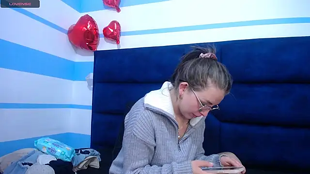 Snapshot of _isaabellaa chatting on 03/16/25, 02:55 isaabellaa online show from 03/16/25, 02:55