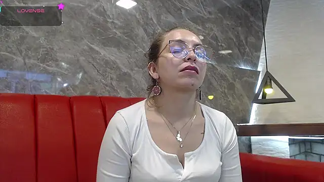 Snapshot of _isaabellaa chatting on 03/19/25, 02:35 isaabellaa online show from 03/19/25, 02:35