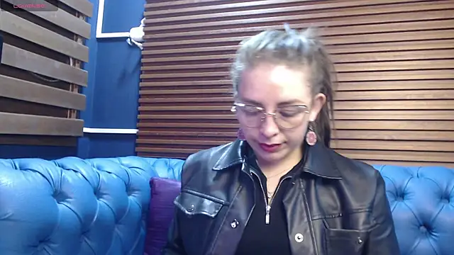 Snapshot of _isaabellaa chatting on 03/20/25, 11:27 isaabellaa online show from 03/20/25, 11:27