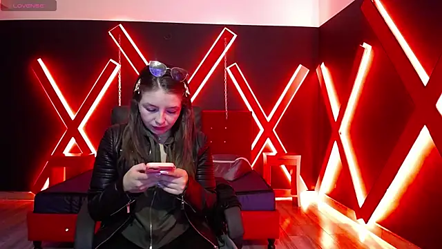 Snapshot of _isaabellaa chatting on 11/16/25, 11:27 isaabellaa online show from 11/16/25, 11:27