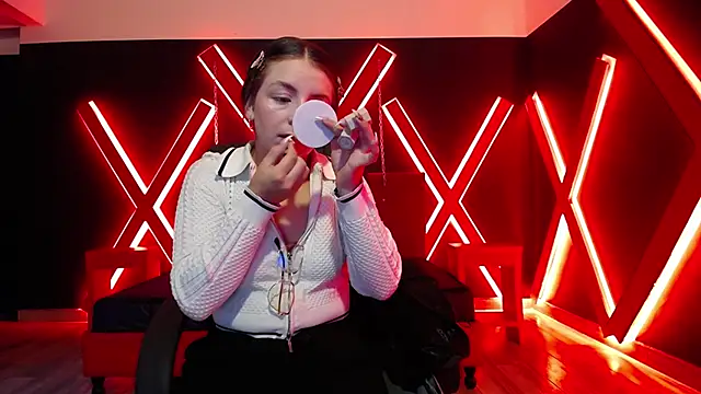 Snapshot of _isaabellaa chatting on 11/17/25, 11:38 isaabellaa online show from 11/17/25, 11:38