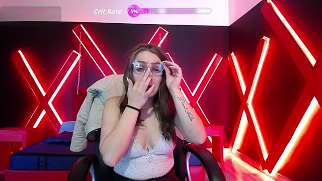 Snapshot of _isaabellaa chatting on 11/21/25, 04:27 isaabellaa online show from 11/21/25, 04:27