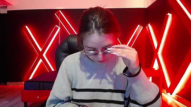 Snapshot of _isaabellaa chatting on 11/26/25, 02:51 isaabellaa online show from 11/26/25, 02:51