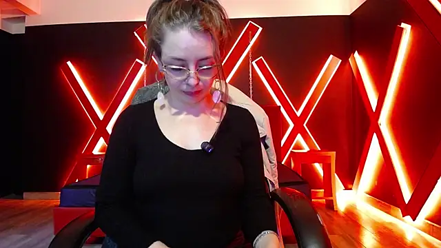 Snapshot of _isaabellaa chatting on 12/13/25, 08:04 isaabellaa online show from 12/13/25, 08:04