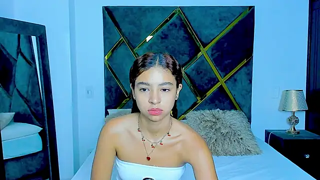 Snapshot of Criss_Ariana chatting on 01/07/25, 11:48 Criss Ariana online show from 01/07/25, 11:48