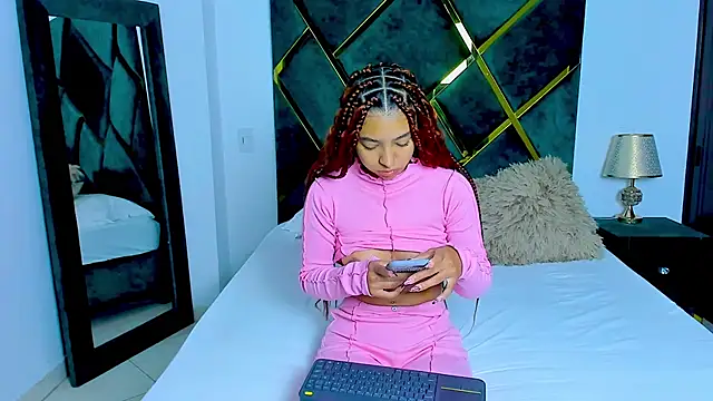 Snapshot of Criss_Ariana chatting on 01/18/25, 11:43 Criss Ariana online show from 01/18/25, 11:43