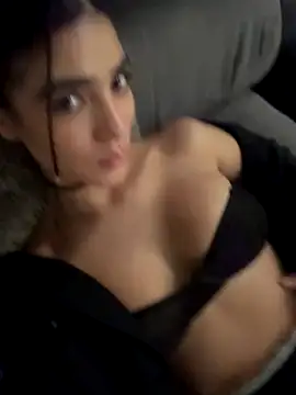 Olivia Collins1 online show from 11/30/25, 05:22