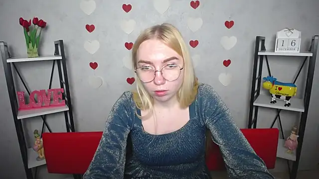 BeatriceFly online show from 12/16/24, 04:38