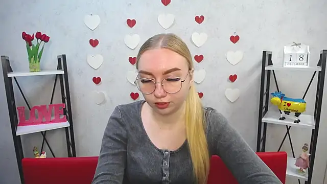 BeatriceFly online show from 12/18/24, 09:14