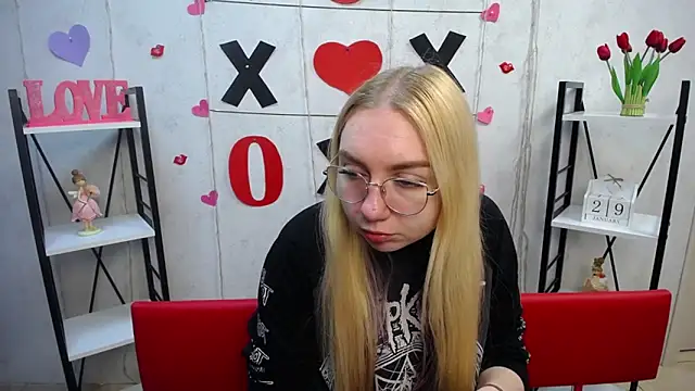 BeatriceFly online show from 01/29/25, 12:13