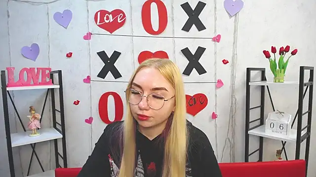 BeatriceFly online show from 03/06/25, 04:49