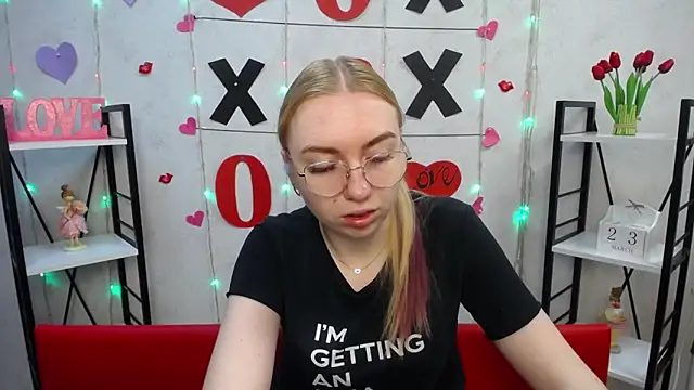 BeatriceFly online show from 03/23/25, 06:16