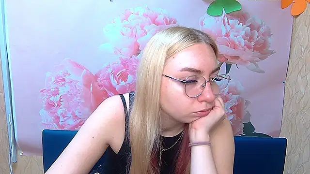 BeatriceFly online show from 09/27/25, 11:37