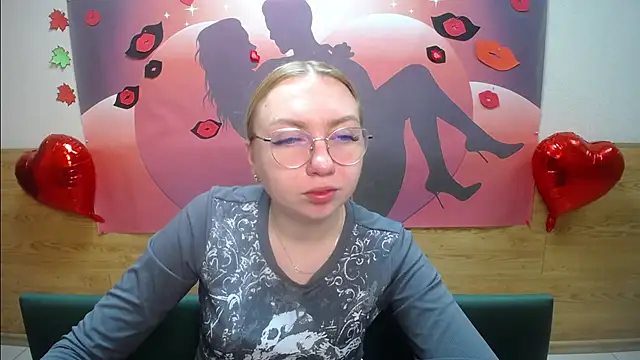 BeatriceFly online show from 10/04/25, 05:49