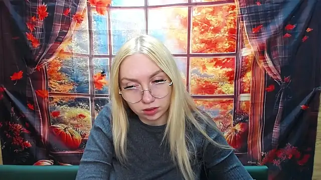 BeatriceFly online show from 11/11/25, 01:00