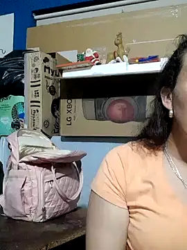 Snapshot of skayhot_ chatting on 12/19/24, 11:25 skayhot online show from 12/19/24, 11:25