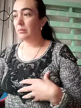 Snapshot of skayhot_ chatting on 12/21/24, 01:21 skayhot online show from 12/21/24, 01:21