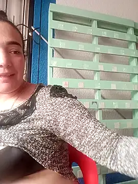 Snapshot of skayhot_ chatting on 12/21/24, 07:27 skayhot online show from 12/21/24, 07:27