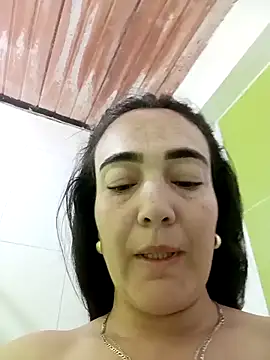 Snapshot of skayhot_ chatting on 12/22/24, 01:33 skayhot online show from 12/22/24, 01:33