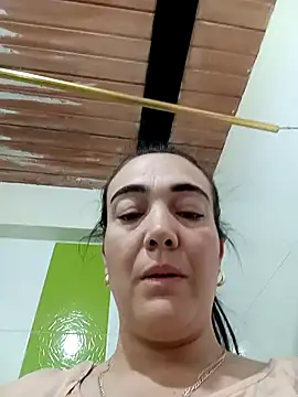 Snapshot of skayhot_ chatting on 12/26/24, 12:38 skayhot online show from 12/26/24, 12:38