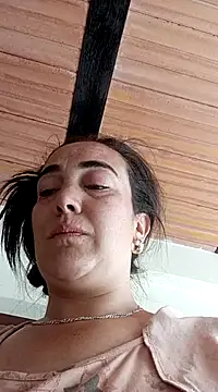 Snapshot of skayhot_ chatting on 12/27/24, 03:04 skayhot online show from 12/27/24, 03:04